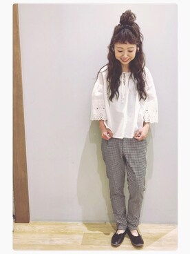 「earth music&ecology（アースミュージックアンドエコロジー）のアイテム（バレエシューズ、ブラック系）」を使った、tomopuuさん（レディース・152cm）の春コーディネート