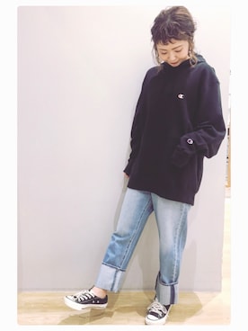 「earth music&ecology（アースミュージックアンドエコロジー）のCOTTON USAデニムパンツ(ストレート) 〇（デニムパンツ）」を使った、tomopuuさん（レディース・152cm）の春コーディネート