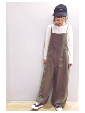 「earth music&ecology（アースミュージックアンドエコロジー）のアイテム（オールインワン・サロペット）」を使った、tomopuuさん（レディース・152cm）の春コーディネート