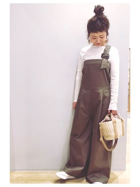 「earth music&ecology（アースミュージックアンドエコロジー）のアイテム（オールインワン・サロペット）」を使った、tomopuuさん（レディース・152cm）の春コーディネート