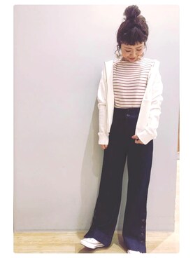「earth music&ecology（アースミュージックアンドエコロジー）のサイドボタンパンツ 〇（デニムパンツ）」を使った、tomopuuさん（レディース・152cm）の春コーディネート