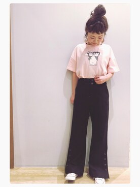 「earth music&ecology（アースミュージックアンドエコロジー）のサイドボタンパンツ 〇（デニムパンツ）」を使った、tomopuuさん（レディース・152cm）の春コーディネート