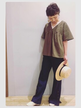 「earth music&ecology（アースミュージックアンドエコロジー）のサイドボタンパンツ 〇（デニムパンツ）」を使った、tomopuuさん（レディース・152cm）の夏コーディネート