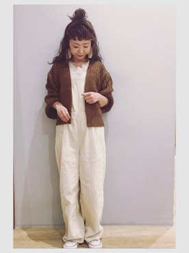 「earth music&ecology（アースミュージックアンドエコロジー）のアイテム（オールインワン・サロペット）」を使った、tomopuuさん（レディース・152cm）の秋コーディネート