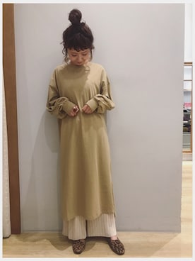 「earth music&ecology（アースミュージックアンドエコロジー）の選べるプリーツパンツ(ストレート) ＊（その他パンツ）」を使った、tomopuuさん（レディース・152cm）の秋コーディネート