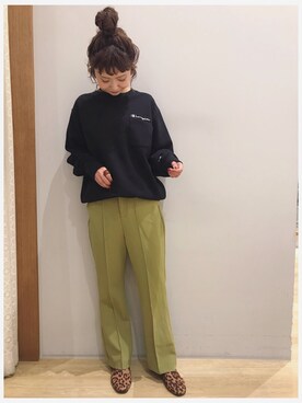 「earth music&ecology（アースミュージックアンドエコロジー）のセンタープレスフレアパンツ ＊（その他パンツ）」を使った、tomopuuさん（レディース・152cm）の秋コーディネート