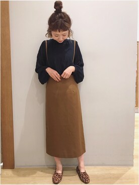 「earth music&ecology（アースミュージックアンドエコロジー）の2WAYナロースカート ＊（スカート）」を使った、tomopuuさん（レディース・152cm）の秋コーディネート