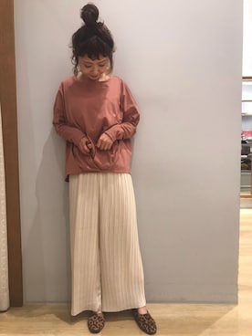 「earth music&ecology（アースミュージックアンドエコロジー）の選べるプリーツパンツ(ストレート) ＊（その他パンツ）」を使った、tomopuuさん（レディース・152cm）の秋コーディネート