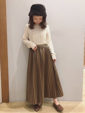 「earth music&ecology（アースミュージックアンドエコロジー）のフェイクレザープリーツスカート ＊（スカート）」を使った、tomopuuさん（レディース・152cm）の秋コーディネート