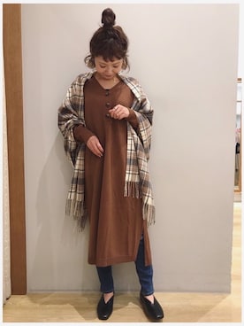 「earth music&ecology（アースミュージックアンドエコロジー）のアイテム（マフラー）」を使った、tomopuuさん（レディース・152cm）の秋コーディネート
