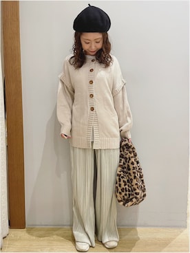 「earth music&ecology（アースミュージックアンドエコロジー）のベロアプリーツストレートパンツ　＊（その他パンツ）」を使った、tomopuuさん（レディース・152cm）の冬コーディネート