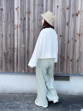 「earth music&ecology（アースミュージックアンドエコロジー）のベロアプリーツストレートパンツ　＊（その他パンツ）」を使った、tomopuuさん（レディース・152cm）の冬コーディネート