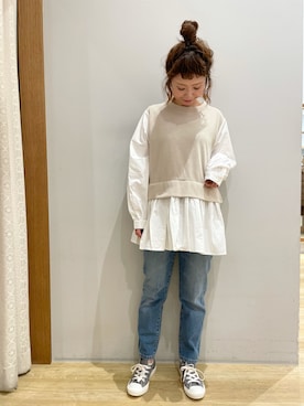 「earth music&ecology（アースミュージックアンドエコロジー）のアイテム（デニムパンツ）」を使った、tomopuuさん（レディース・152cm）の春コーディネート