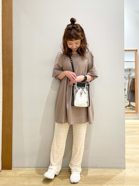 「earth music&ecology（アースミュージックアンドエコロジー）のアイテム（シャツ/ブラウス）」を使った、tomopuuさん（レディース・152cm）の夏コーディネート