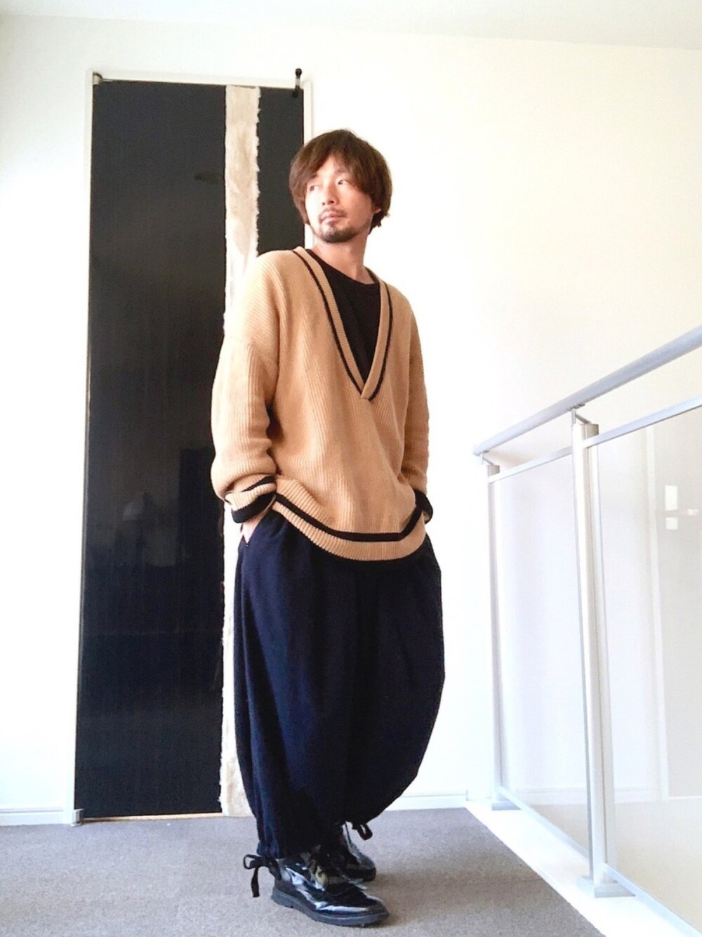 「秋コーデ、秋のコーデ、ニット、ZARA、ヨウジヤマモト、yohjiyamamoto、ゆるコーデ、ビッグシルエット、オトナカジュアル、キャメル」｜「ZARAのアイテム（ニット/セーター、ブラウン系）」を使った、ましゃしさん（メンズ・174cm）の秋コーディネートの1枚目の写真