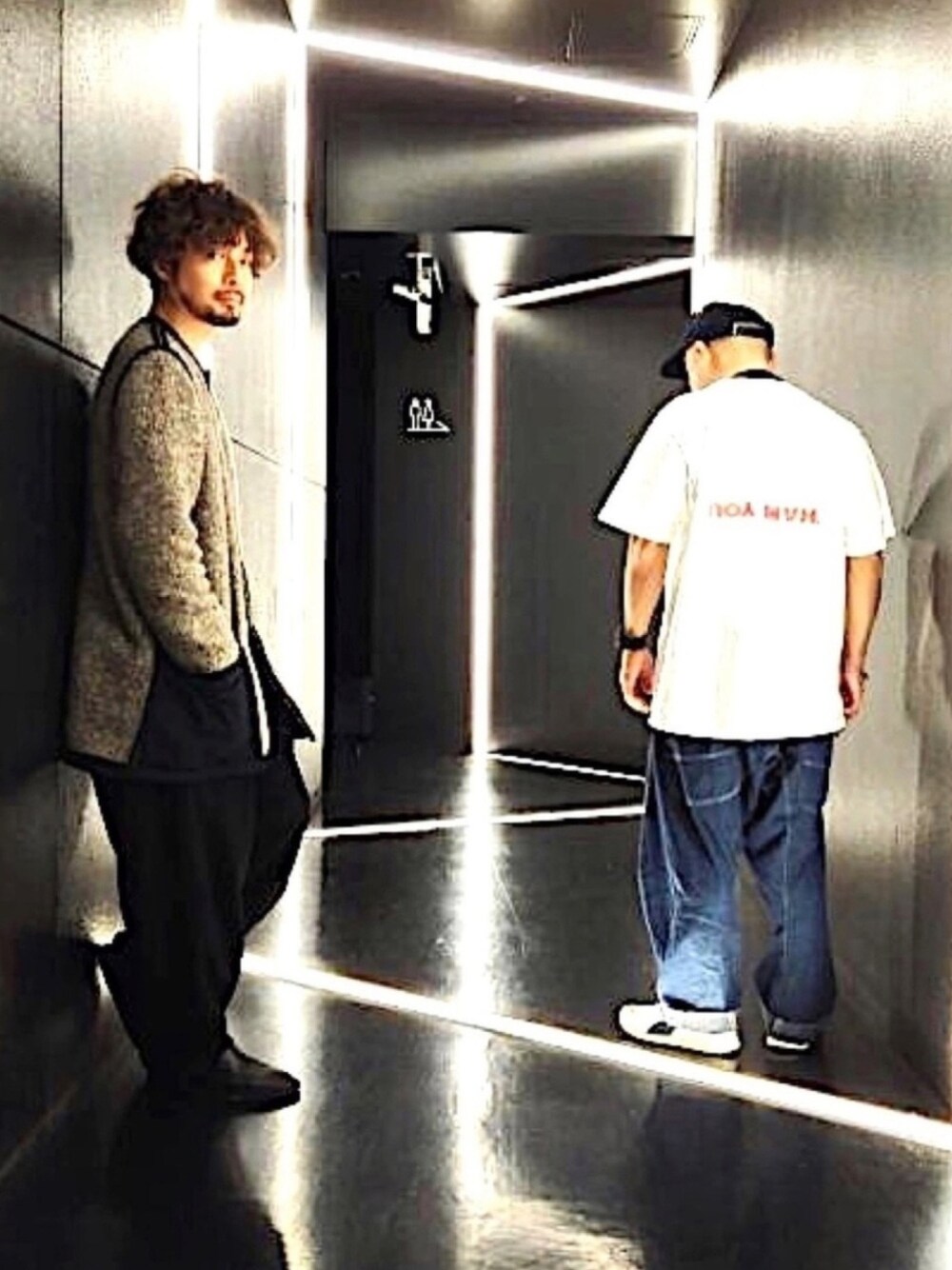 「秋コーデ、秋のコーデ、AISTE NESTEROVAITE、ヨウジヤマモト、yohjiyamamoto、MB×ADAM ET ROPE'、MB、スリッポン、ゆるコーデ、オトナカジュアル」｜「AISTE  NESTEROVAITEのアイテム（ジャケット/アウター、その他）」を使った、ましゃしさん（メンズ・174cm）の秋コーディネートの1枚目の写真