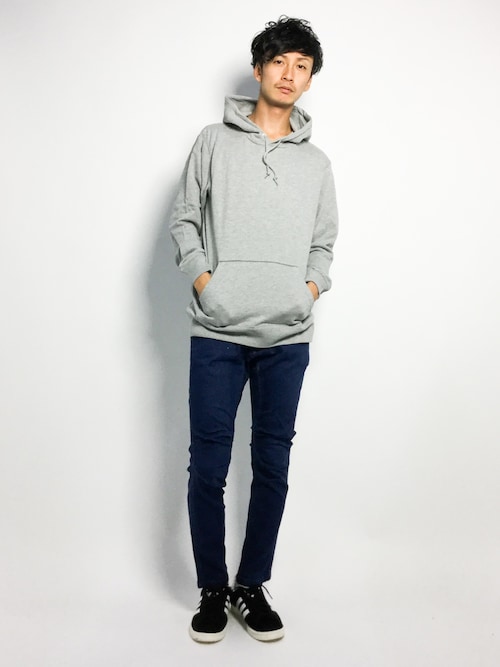 ZOZOTOWNRENさんのパーカー「【TOMS】8.4オンス フーデットライトパーカー/00216(Printstar|プリントスター)」を使ったコーディネート