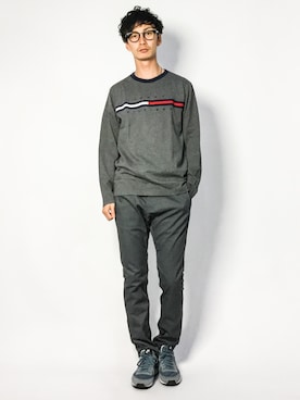「TOMMY HILFIGER（トミーヒルフィガー）のアイテム（Tシャツ/カットソー）」を使った、RENさん（メンズ・176cm）の春コーディネート