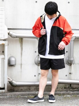 「ITEMS URBANRESEARCH（アイテムズ アーバンリサーチ）のアイテム（マウンテンパーカー）」を使った、Yudai  Yorozuさん（メンズ・164cm）の夏コーディネート