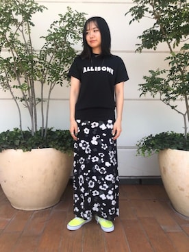 「FUNG（ファング）のアイテム（トップス）」を使った、磯野 萌美さん（レディース・163cm）の夏コーディネート