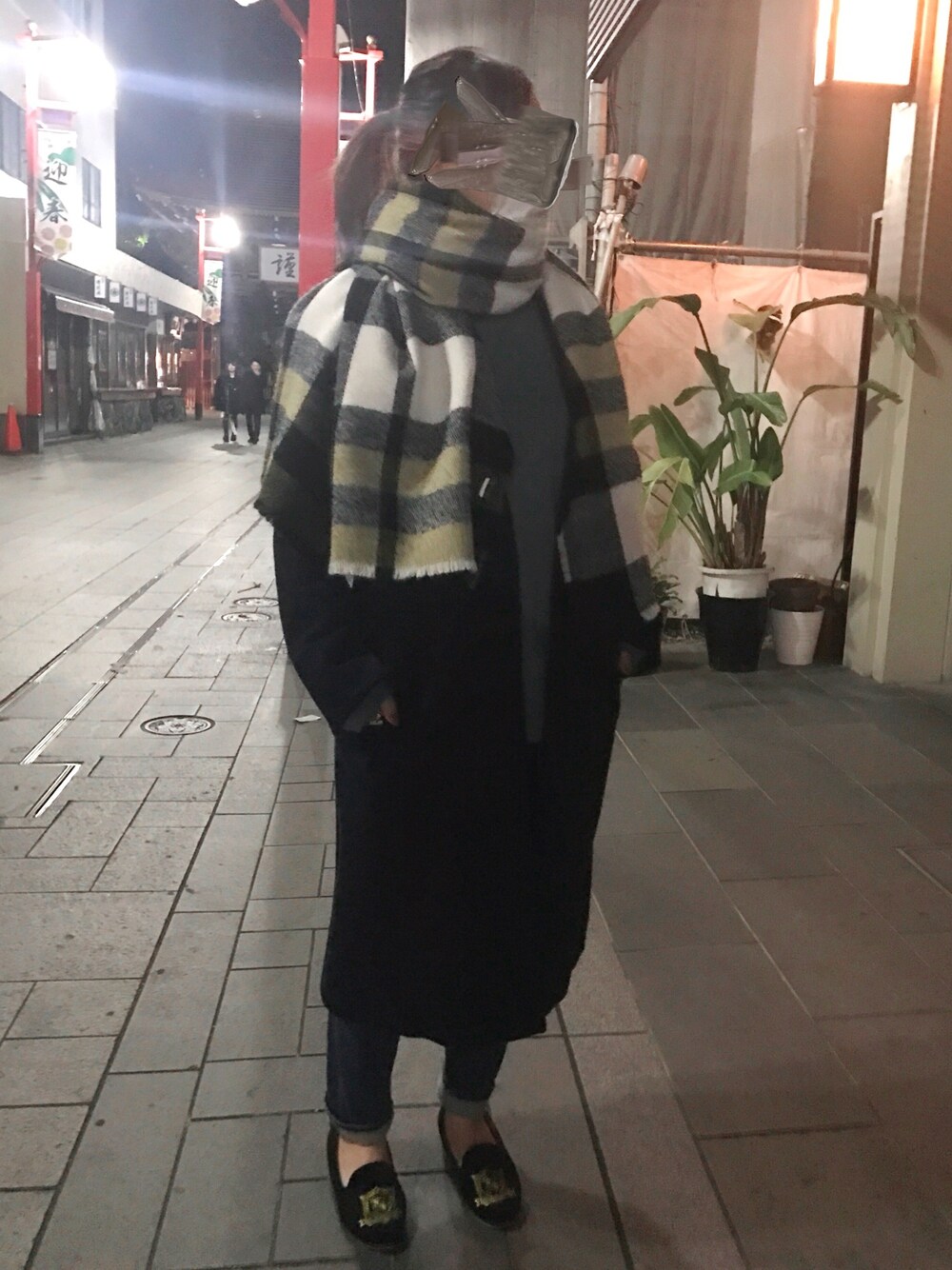 「初詣、防寒　、デニム、ストール、スウェット」｜「ZARAのアイテム（ストール/ショール、その他）」を使った、YUKI●さん（レディース・154cm）の冬コーディネートの1枚目の写真