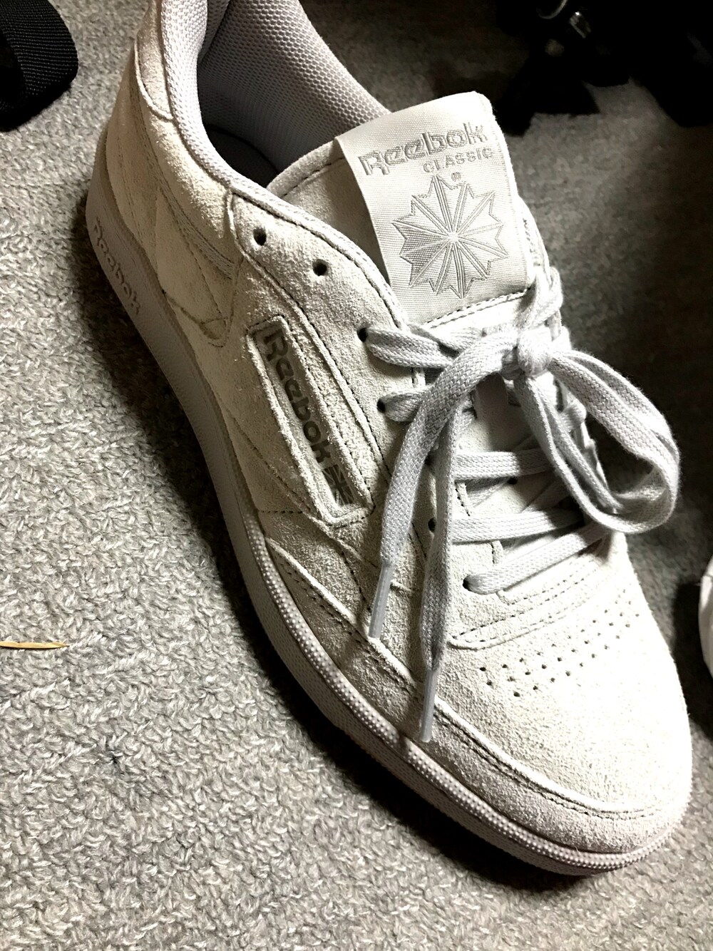 「sneakers」｜「ReebokのReebok CLUB C 85 TG (STEEL/CARBONGUM) (17SS)（スニーカー、グレー系）」を使った、きらさん（メンズ・168cm）の冬コーディネートの1枚目の写真