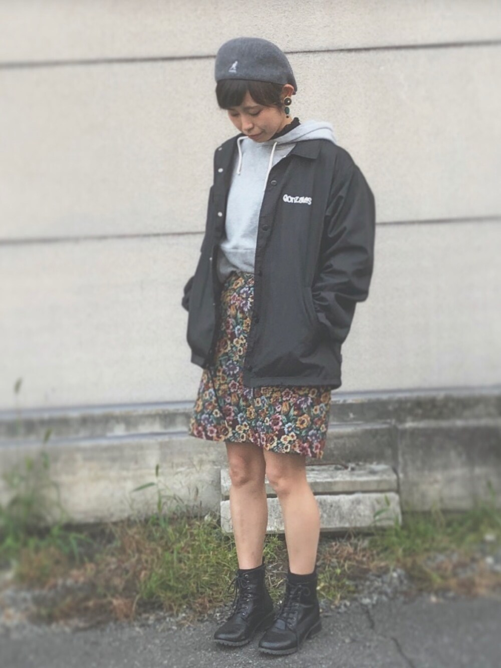 「お洒落さんとつながりたい、ラフ、メンズライク、スウェット、ベレー帽、ストリート、パーカー、チャンピオン、冬」｜「KANGOLの【KANGOL】Seamless Wool 507 / 【カンゴール】シームレス　ウール　507（ハンチング/ベレー帽、グレー系）」を使った、nonさん（レディース・164cm）の冬コーディネートの1枚目の写真