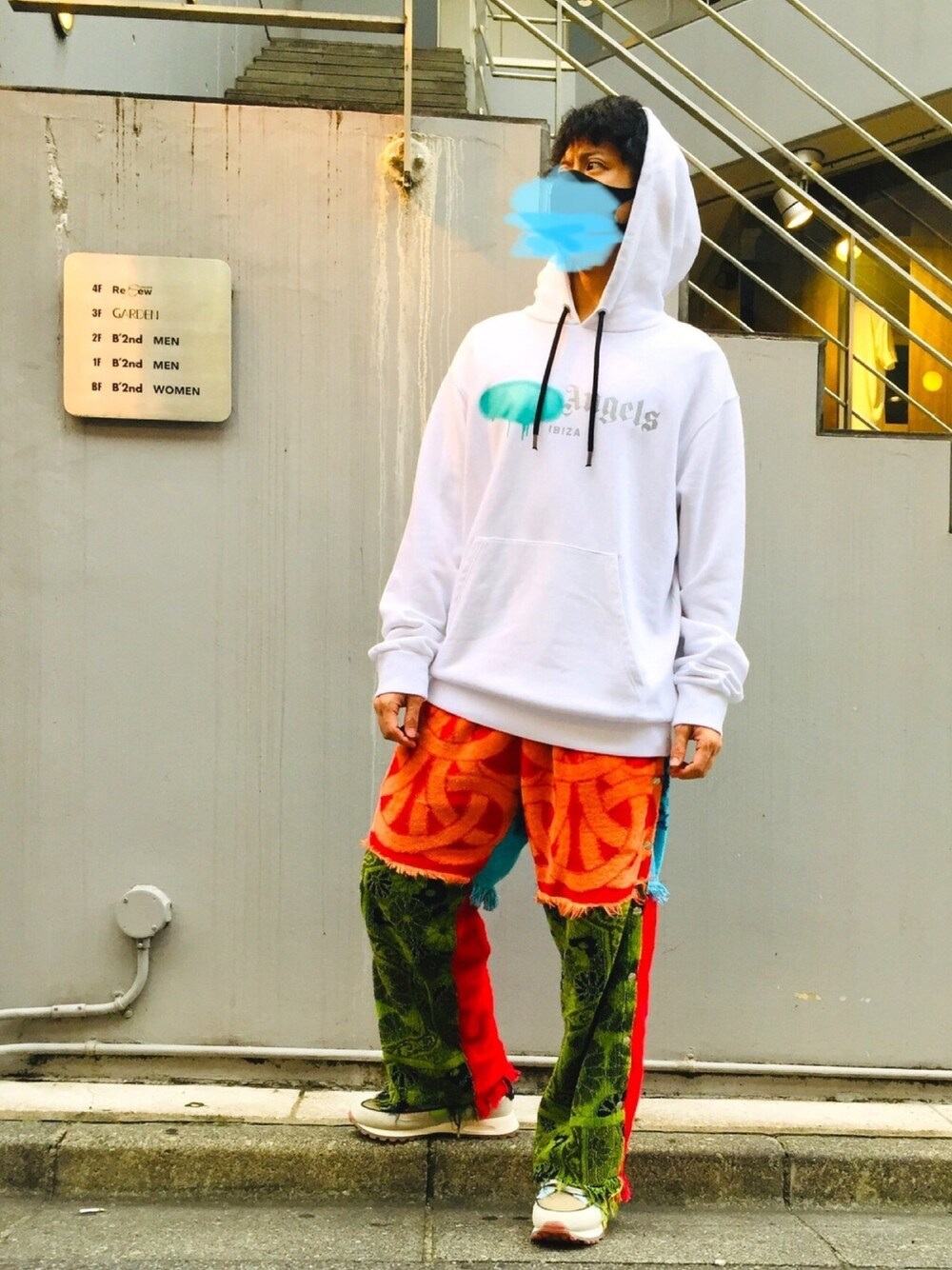 「ビッグシルエット、ホワイト、パーカー、ストリート、children of the discordance、PALM ANGELS、いいね、save、フォローお願いします🤑、HIDNANDER」｜「Children of the discordanceのアイテム（パンツ、その他）」を使った、POWERさん（メンズ・172cm）の秋コーディネートの1枚目の写真