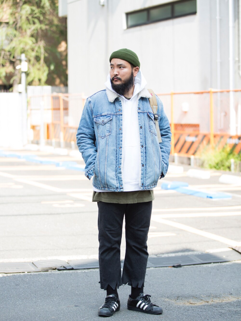 「denim、SK8　、渋谷、ボアジャケット、501、秋冬コーデ、liveinlevis、Levisskateboarding」｜「Levi'sのアイテム（パーカー、ホワイト系）」を使った、リーバイス STAFF MENさん（メンズ・183cm）の秋コーディネートの1枚目の写真