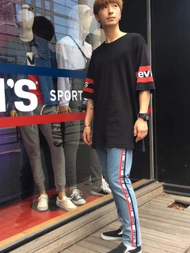 「501(R)T（ゴーマルイチティー）のアイテム」を使った、リーバイス STAFF MENさん（メンズ・178cm）の夏コーディネート