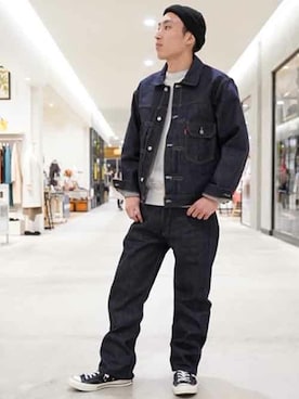 「デニムonデニム」｜「アイテム（デニムジャケット）」を使った、リーバイス STAFF MENさん（メンズ・172cm）の冬コーディネート
