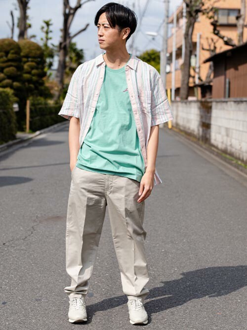 「チノパン、Tシャツ、リーバイス、Levi's、シャツスタイル、半袖シャツ、初夏、562」｜「Levi'sのS/S SUNSET 1ポケットシャツ STANDRD AIDEN FARALLON（シャツ/ブラウス、その他）」を使った、リーバイス STAFF MENさん（メンズ・175cm）の春コーディネートの1枚目の写真