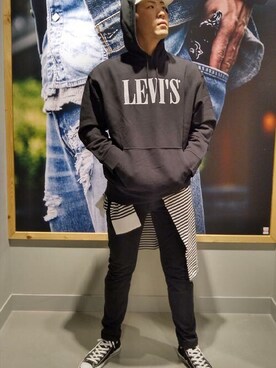 「Levi's（リーバイス）のアイテム（帽子）」を使った、リーバイス STAFF MENさん（メンズ・180cm）の春コーディネート