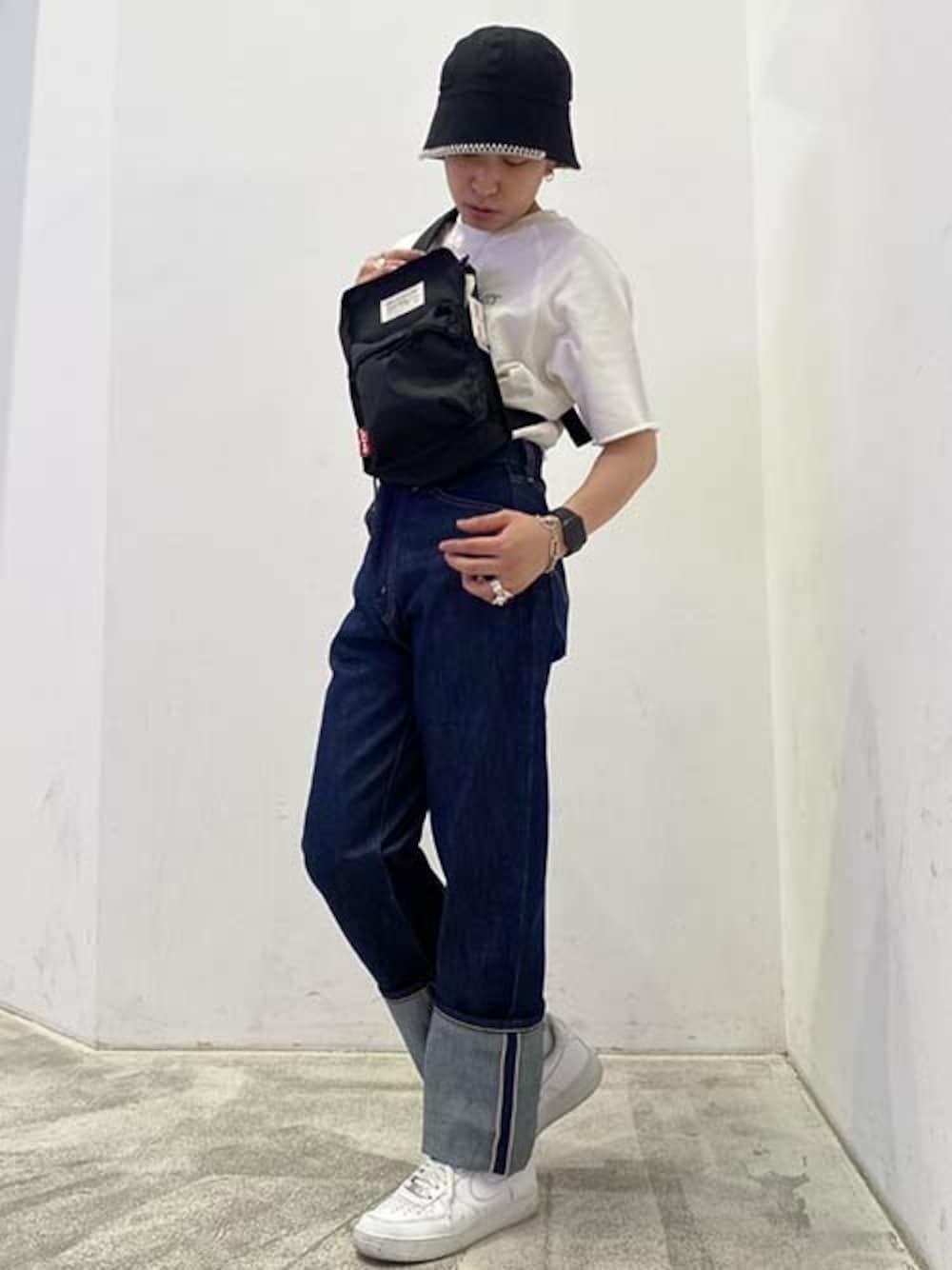 「リーバイス、Levi's、リジットデニム、夏コーデ、Tシャツ×デニム、701」｜「Levi'sのSS CREWNECK CUTOFF MA（Tシャツ/カットソー、その他）」を使った、リーバイス STAFF MENさん（メンズ・167cm）の夏コーディネートの1枚目の写真