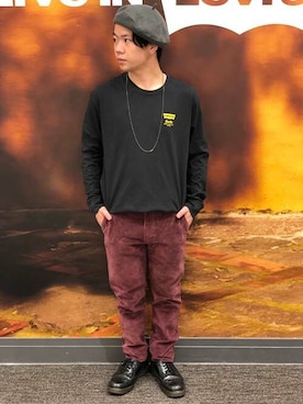 「アイテム（チノパンツ、レッド系）」を使った、リーバイス STAFF MENさん（メンズ・167cm）の秋コーディネート
