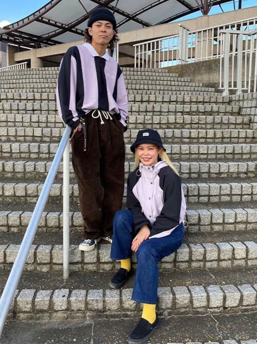 「コーデュロイ、リーバイス、パープル、Levi's、おそろいコーデ、秋コーデ、701」｜「Levi'sのLEVI'S(R) SKATEBOARDING SKATE LS RUGBY S&E FREAKY STRIPE MULTI（Tシャツ/カットソー、その他）」を使った、リーバイス STAFF MENさん（メンズ・170cm）の秋コーディネートの1枚目の写真
