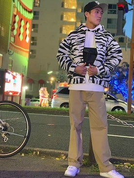 「Levi's（リーバイス）のアイテム（バッグ）」を使った、リーバイス STAFF MENさん（メンズ・177cm）の秋コーディネート
