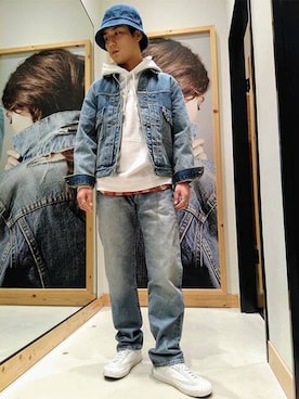 「Levi's（リーバイス）のアイテム（パーカー）」を使った、リーバイス STAFF MENさん（メンズ・172cm）の冬コーディネート
