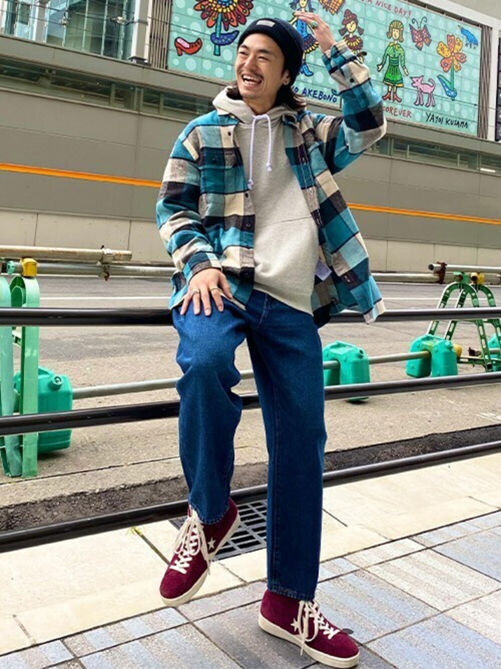 「チェック、スウェット、アメカジ、リーバイス、秋のコーデ、Levi's、リラックススタイル、スケートスタイル」｜「Levi'sのWEAR IN WEAR OUT スウェットフーディー LIGHT MIST HEATHER（パーカー、その他）」を使った、リーバイス STAFF MENさん（メンズ・167cm）の秋コーディネートの1枚目の写真