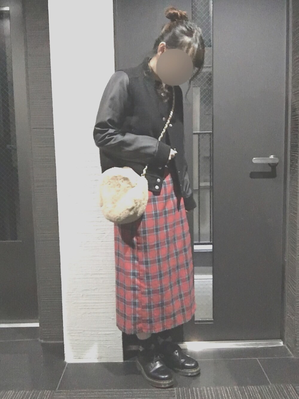 「Dr. Martensの【Dr.Martens/ドクターマーチン】3-EYE シューズ#（その他シューズ、ブラック系）」を使った、ponzuさん（レディース・154cm）の秋コーディネートの1枚目の写真