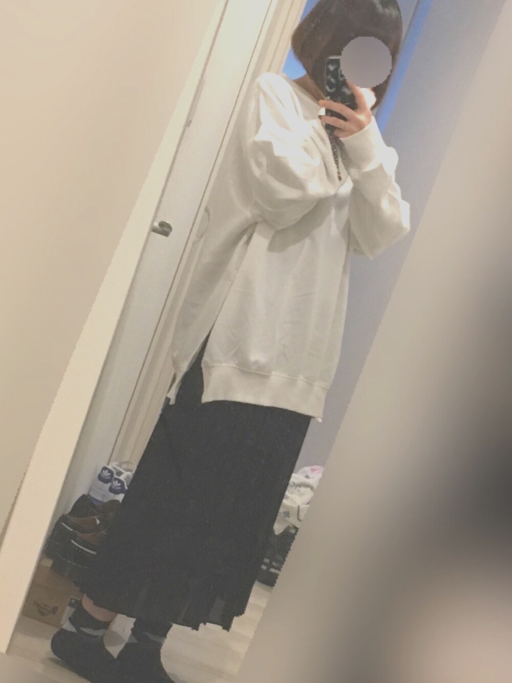 「冬コーデ、休日スタイル、ブラック、シンプル」｜「UNIQLOのWOMEN シフォンプリーツスカート（スカート、ブラック系）」を使った、ponzuさん（レディース・154cm）の冬コーディネートの1枚目の写真
