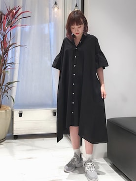 「フレアスリーブ」｜「アイテム（シャツワンピース）」を使った、mari .さん（レディース・166cm）の春コーディネート