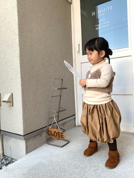「アイテム（スカート）」を使った、小依さん（キッズ・90cm）の冬コーディネート