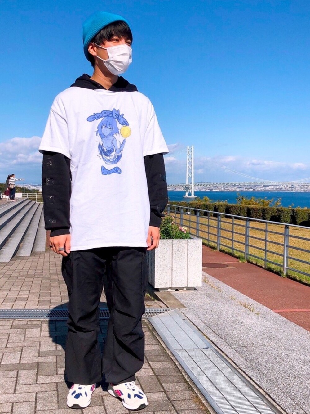 「ストリート、カーゴパンツ、ニット帽」｜「UNIQLOのアイテム（パーカー、ブラック系）」を使った、空さん（メンズ・170cm）の秋コーディネートの1枚目の写真