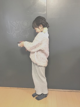 「fafa（フェフェ）のアイテム（ヘアアクセサリー）」を使った、manaさん（キッズ・110cm）の冬コーディネート