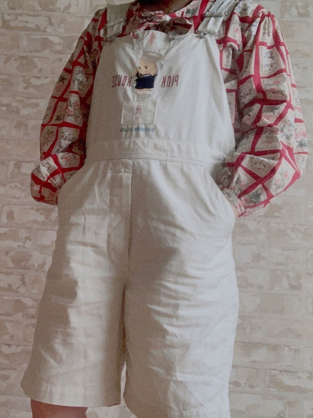 「秋のコーデ、カジュアルコーデ、秋冬コーデ、ラフ、くすみカラー、ベージュコーデ、古着MIX、vintage、ヴィンテージ」｜「VINTAGEのアイテム（サロペット/オーバーオール、ベージュ系）」を使った、Polarisさん（レディース・155cm）の秋コーディネートの1枚目の写真