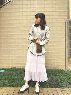 「白スカート」｜「アイテム（財布/小物）」を使った、 kirikaさん（レディース・166cm）の春コーディネート