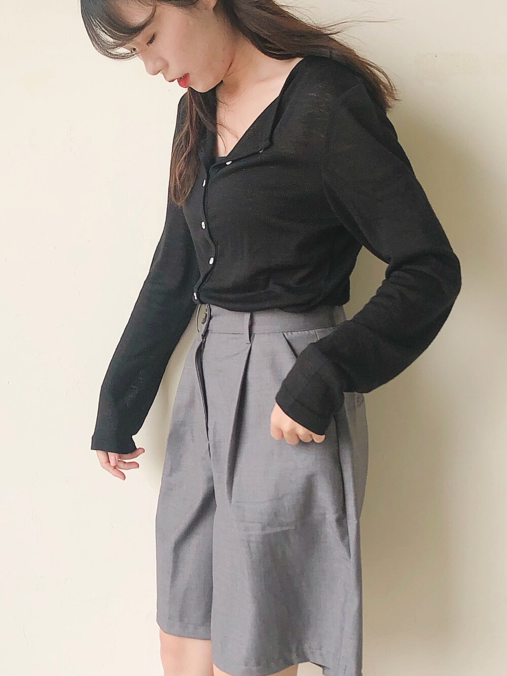 「ootd、休閒、韓系、穿搭、秋季 、autumn」｜「MEIER.Qのアイテム（スラックス、グレー系）」を使った、chloe🌻 さん（レディース・157cm）の冬コーディネートの1枚目の写真