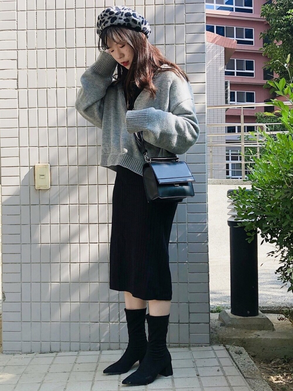 「ootd、休閒、女人味、韓系、裙子、冬天、ootdtw、Taiwan、winter」｜「CHARLES & KEITHのテクスチャード ポインテッドトゥヒールカーフブーツ / Textured Pointed Toe Heeled Calf Boots（ブーツ、ブラック系）」を使った、chloe🌻 さん（レディース・157cm）の冬コーディネートの1枚目の写真