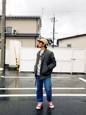 「赤コンバース」｜「アイテム（ナイロンジャケット）」を使った、Hiroki Matsudaさん（メンズ・166cm）の秋コーディネート